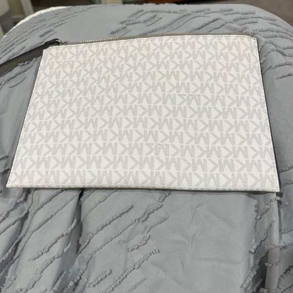 Michael Kors Large Wristlet - Picture 2 of 3